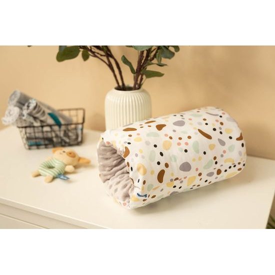 Polstrovaný rukávník na krmení kamínky