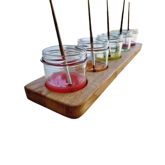 Dřevěný držák se sklenicemi na barvy