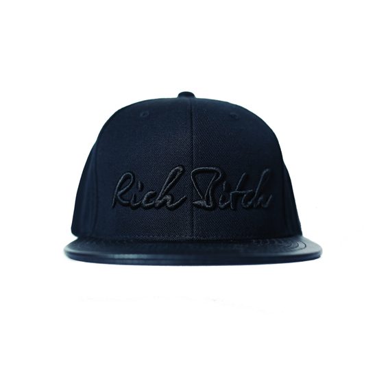 RICH BITCH SNAPBACK FEKETE SAPKA