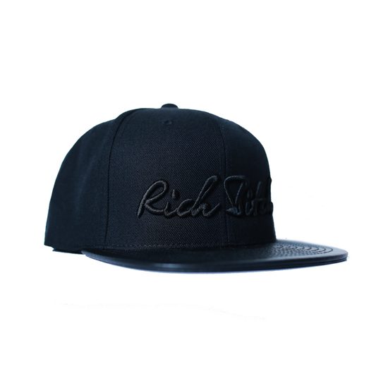 RICH BITCH SNAPBACK ČRNA KAPA