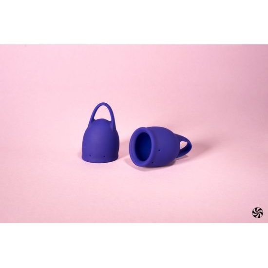 Lola Games komplet menstruačnih skodelic Natural Wellness 2 kosa moder