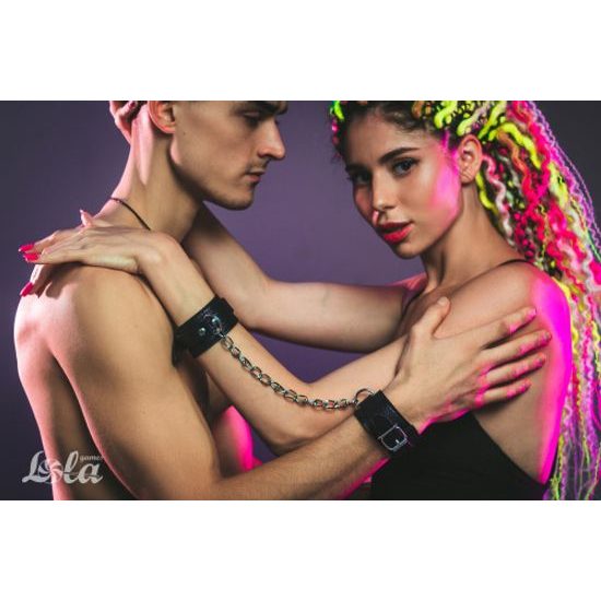 Lola Games cătușe Party Hard Liberate