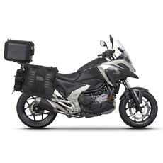 Kompletní sada bočních adventure brašen SHAD TERRA TR40 a černého hliníkového 55L topcase, včetně montážní sady SHAD HONDA NX 750 X 2021-