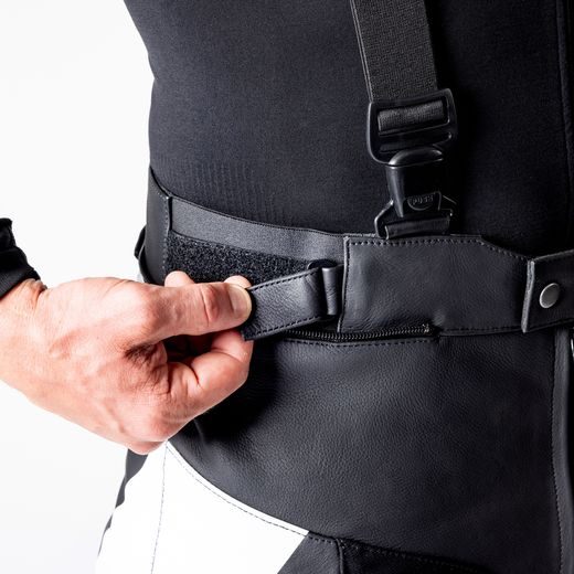 Dvoudílná kožená kombinéza iXS ACE 1.0 X2-229406 černo-bílo-červená 106