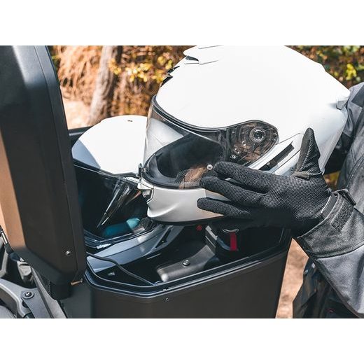 Kompletní sada bočních adventure brašen SHAD TERRA TR40 a černého hliníkového 55L topcase, včetně montážní sady SHAD CF Moto 800MT