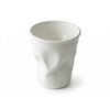 Zmačkaný hrnek - Porcelánový vtip