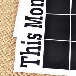 Držák na psací potřeby ve tvaru fotbalového míče