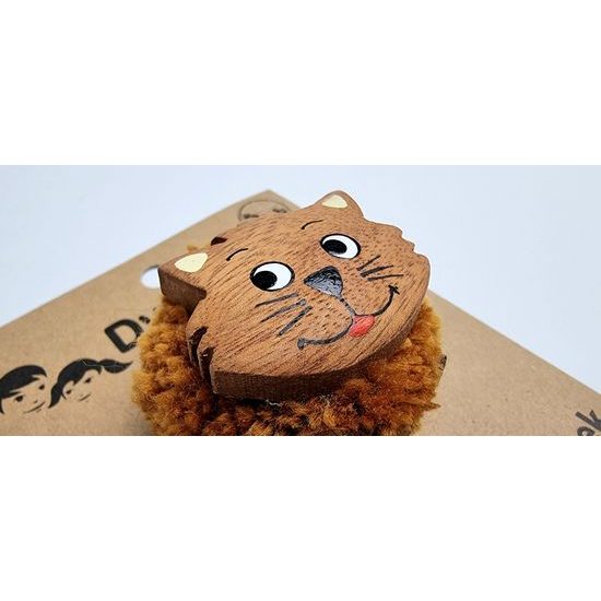 2Kids Toys Dřevěná magnetka velká pompon Kočka