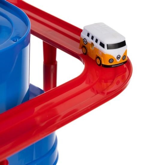 Auto překážková dráha s pohyblivými prvky