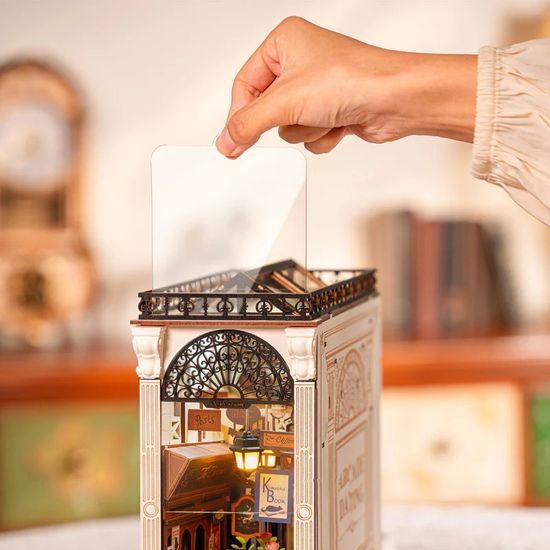 RoboTime 3D skládačka Zarážka na knihy Miniatura domečku Setkání v pasáži s knihami