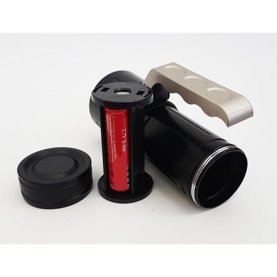 LED svítilna 8000 ZOOM