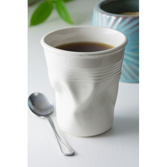 Zmačkaný hrnek - Porcelánový vtip