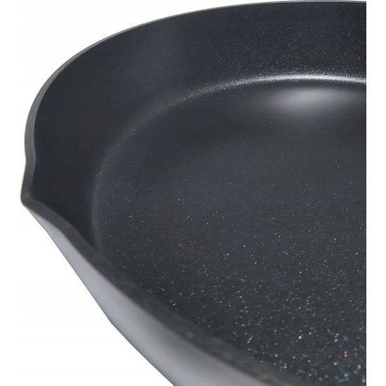 Hliníková pánev s nepřilnavým povrchem 20 cm