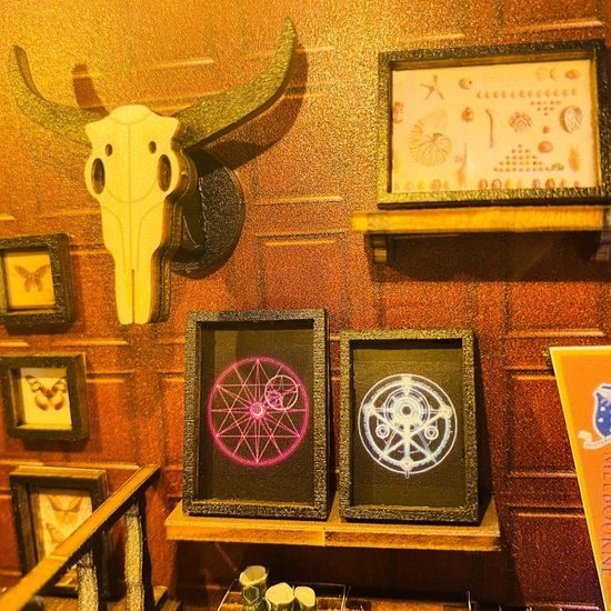 2Kids Toys 3D skládačka Zarážka na knihy miniatura domečku Domek kouzelnice Miry