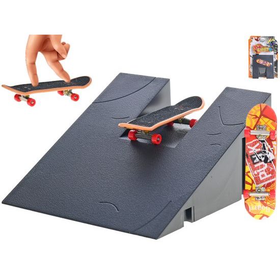 Skateboard 9,5cm kov s rampou na kartě