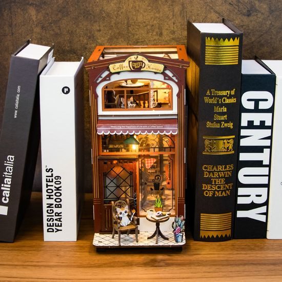 2Kids Toys 3D skládačka Zarážka na knihy Miniatura domečku Kavárna