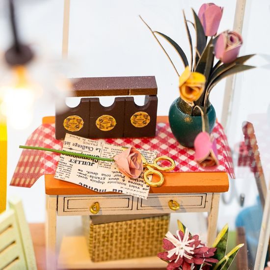 2Kids Toys Miniatura domečku Rozkvetlý altánek