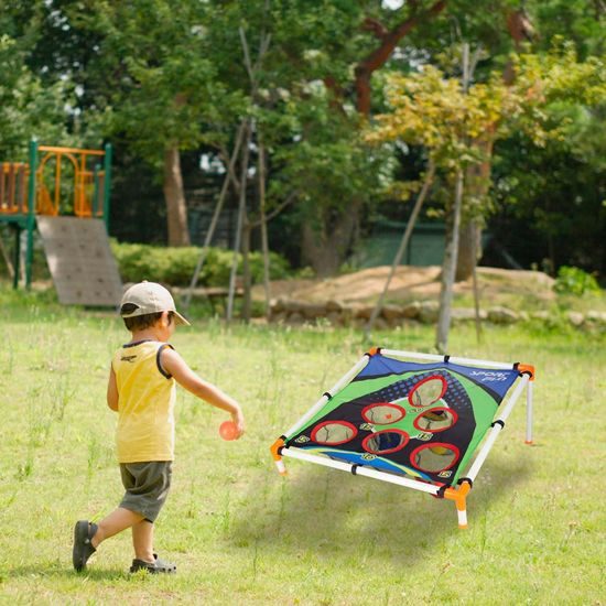 Hod na cíl pomocí dovednostní hry Bag Darts