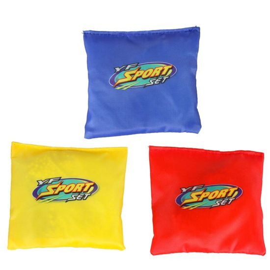 Hod na cíl pomocí dovednostní hry Bag Darts