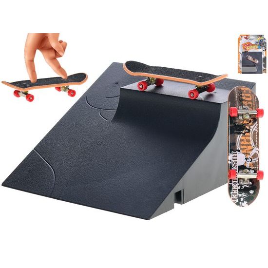 Skateboard 9,5cm kov s rampou na kartě