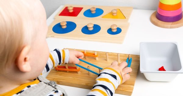 11 tipů na skvělé Montessori hračky pro nejmenší