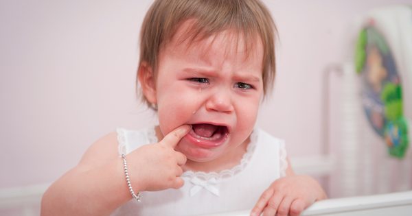 Záchvaty vzteku u batolat: Jak je řešit s respektem a nezbláznit se (dle expertů)