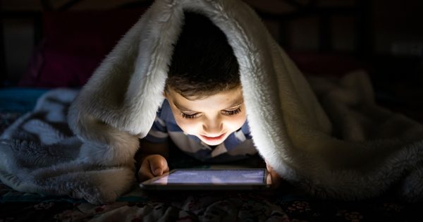 Screen time po Česku: co říkají odborníci a co funguje v praxi