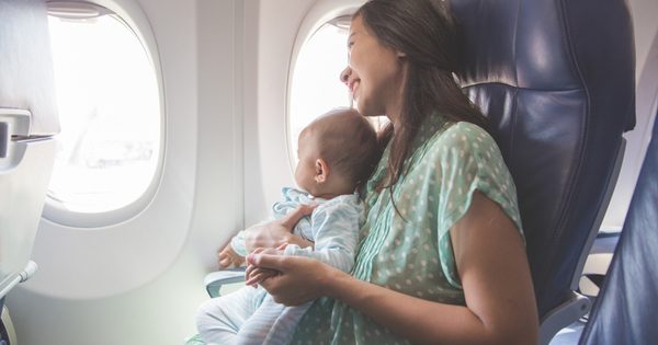 10 tipů, jak zabavit pětileté dítě v letadle. Bez křiku a nepořádku