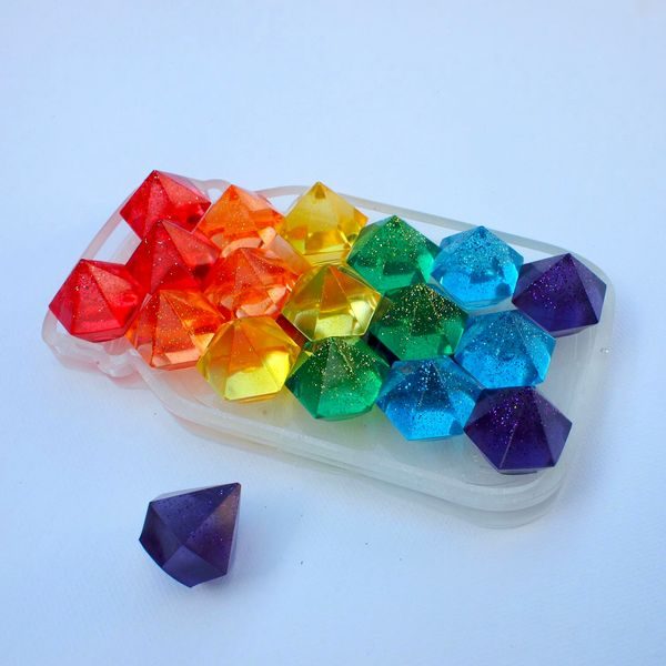 Diamanty z pryskyřice