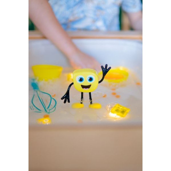 Smyslové svítící kostky Glo Pals 4 ks žluté ALEX