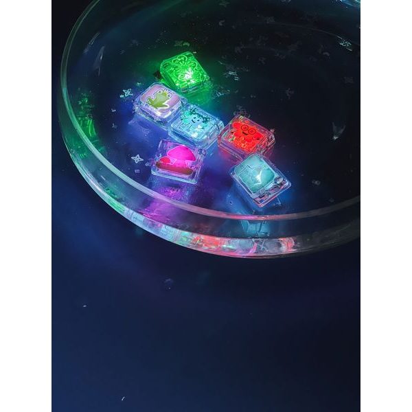 Smyslové svítící kostky Glo Pals 6 ks Pohádka