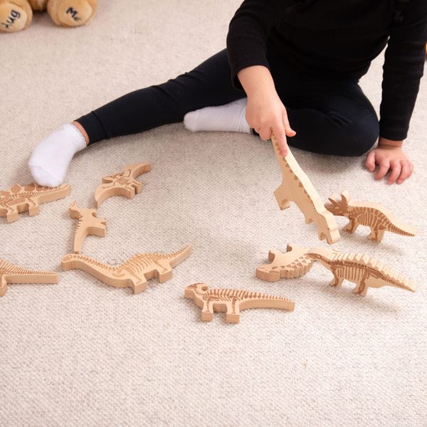 TickiT Dřevěné figurky dinosaurů 10ks