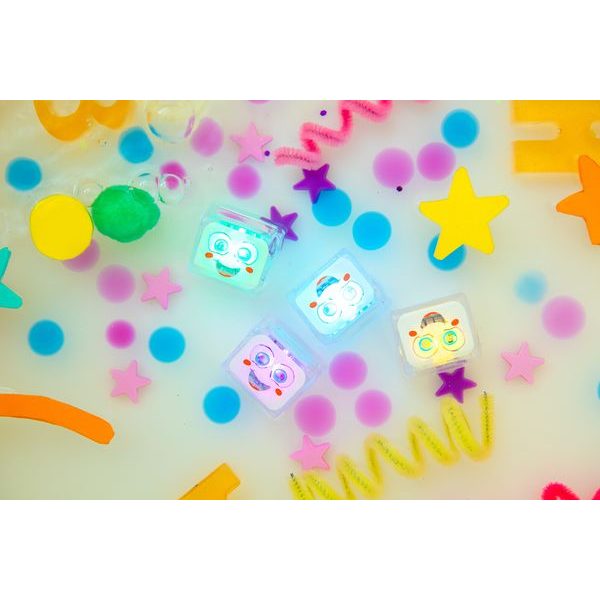 Smyslové svítící kostky Glo Pals 4 ks bílé PARTY PAL