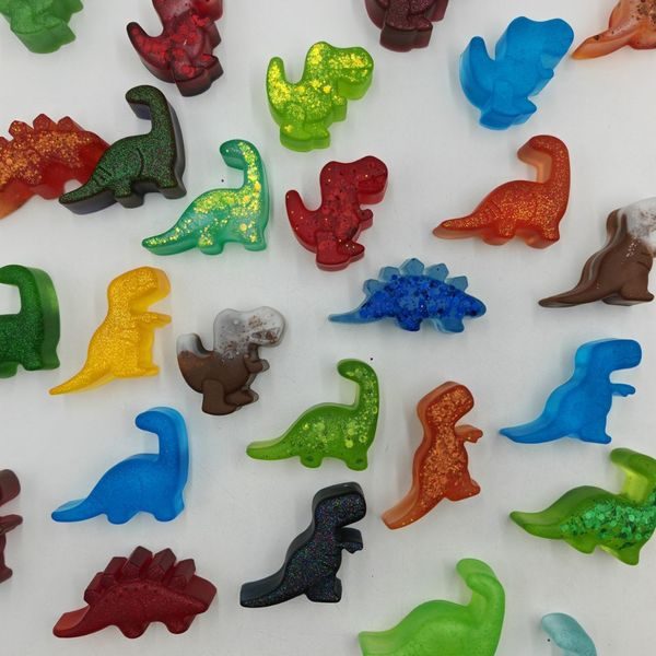 Velký dinosaurus z pryskyřice