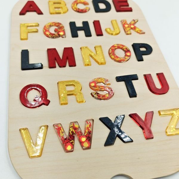 Abeceda z pryskyřice Hasičská