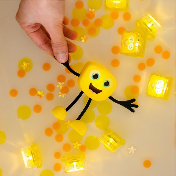 ALEX Figurka Glo Pals + 2 svítící kostky do vody