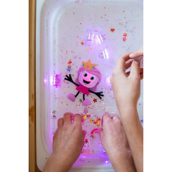 PRINCEZNA IDA Figurka Glo Pals + 2 svítící kostky do vody