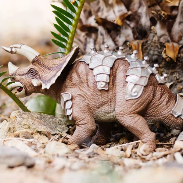 Safari Ltd. Obrněný Triceratops