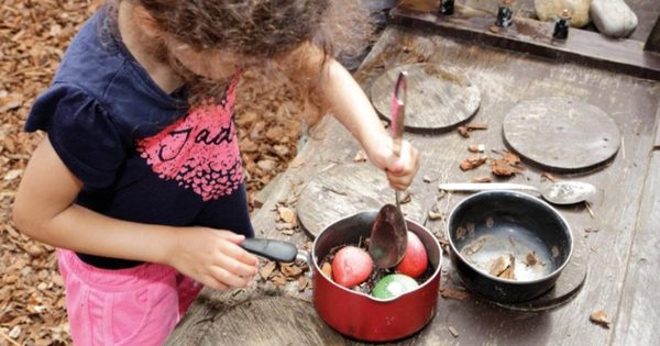 Co je sensory play a smyslohraní?