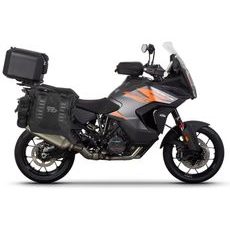 Complete set of SHAD TERRA TR40 adventure saddlebags and SHAD TERRA BLACK aluminium 37L topcase, including mounting kit SHAD KTM Super Adventure 1290 (R, S)