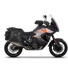 Set of SHAD TERRA TR40 adventure saddlebags, including mounting kit SHAD KTM 1200 SUPER ADVENTURE S/R