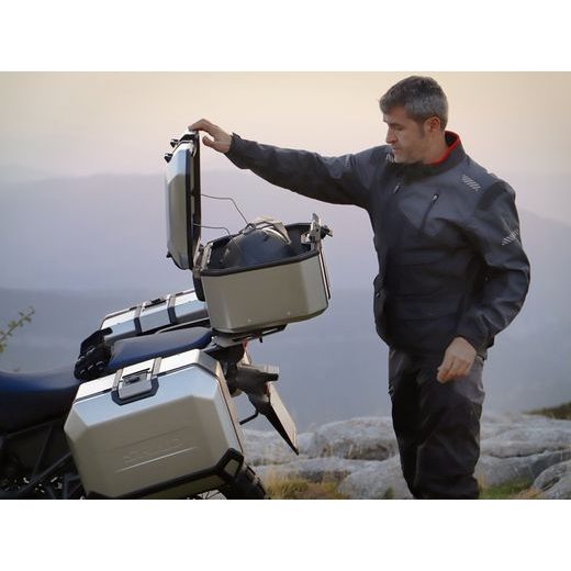 Komplet aluminijastih kovčkov z nosilci in ploščo SHAD TERRA, 48L zadnji kovček in 36L/47L stranski kovčki SHAD TRIUMPH Tiger 900