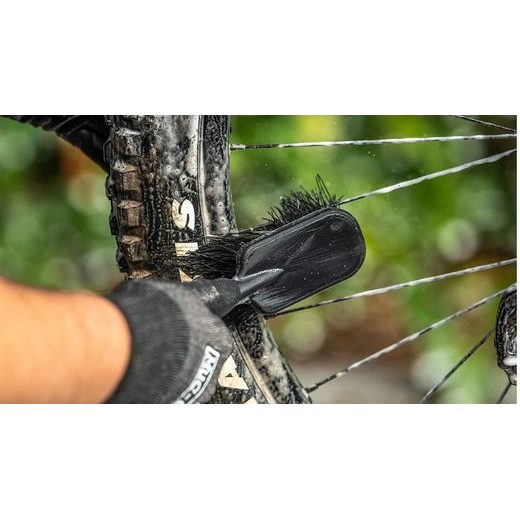 Tyre & cassette brush MUC-OFF 369