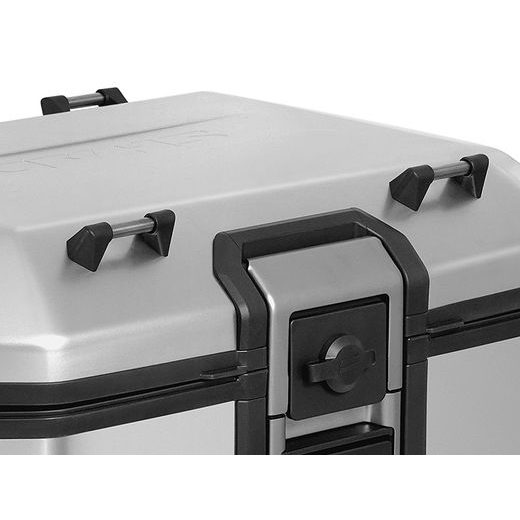 Complete set of SHAD TERRA TR40 adventure saddlebags and SHAD TERRA aluminium 55L topcase, including mounting kit SHAD Voge 650DS / 650DSX