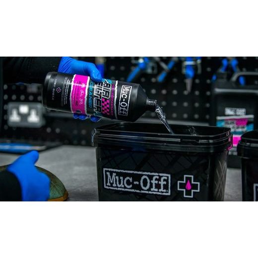 Motorcycle air filter cleaner MUC-OFF 20213 1l