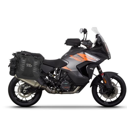 Set of SHAD TERRA TR40 adventure saddlebags, including mounting kit SHAD KTM 1200 SUPER ADVENTURE S/R