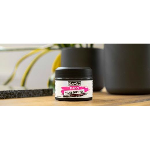 Antibacterial hand moisturiser MUC-OFF 20253