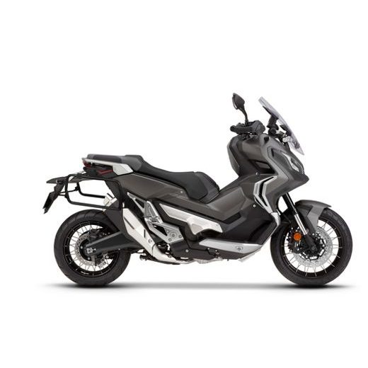 Set of SHAD TERRA TR40 adventure saddlebags and SHAD TERRA aluminium top case TR55 PURE BLACK, including mounting kit SHAD HONDA X-ADV 750
