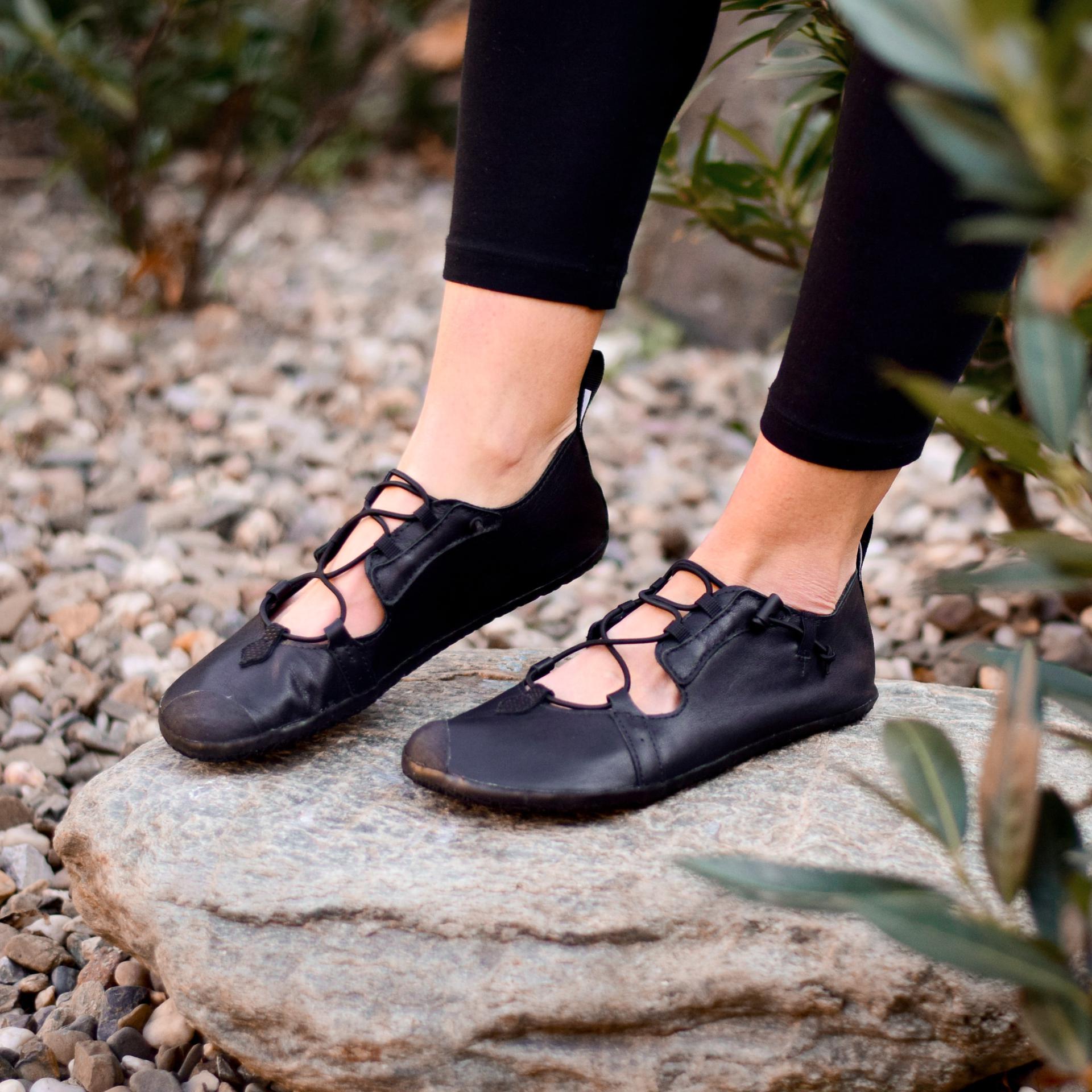 SALTIC ARWEN Black Nappa